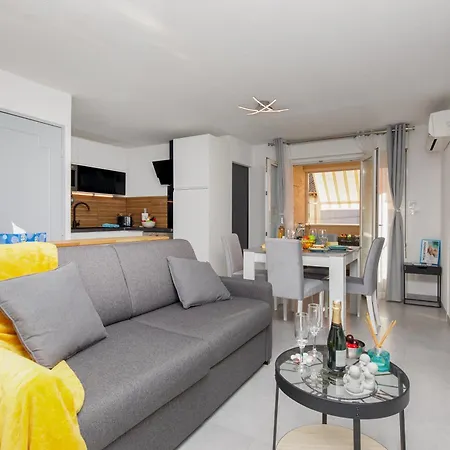 La Dolce Yourhosthelper Apartament Fréjus